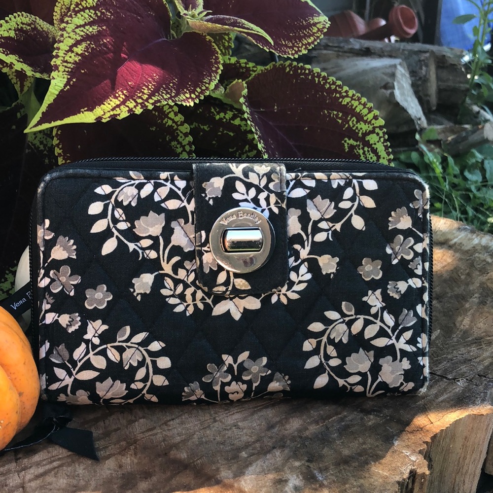 Vera Bradley Floral Wallet Black & White